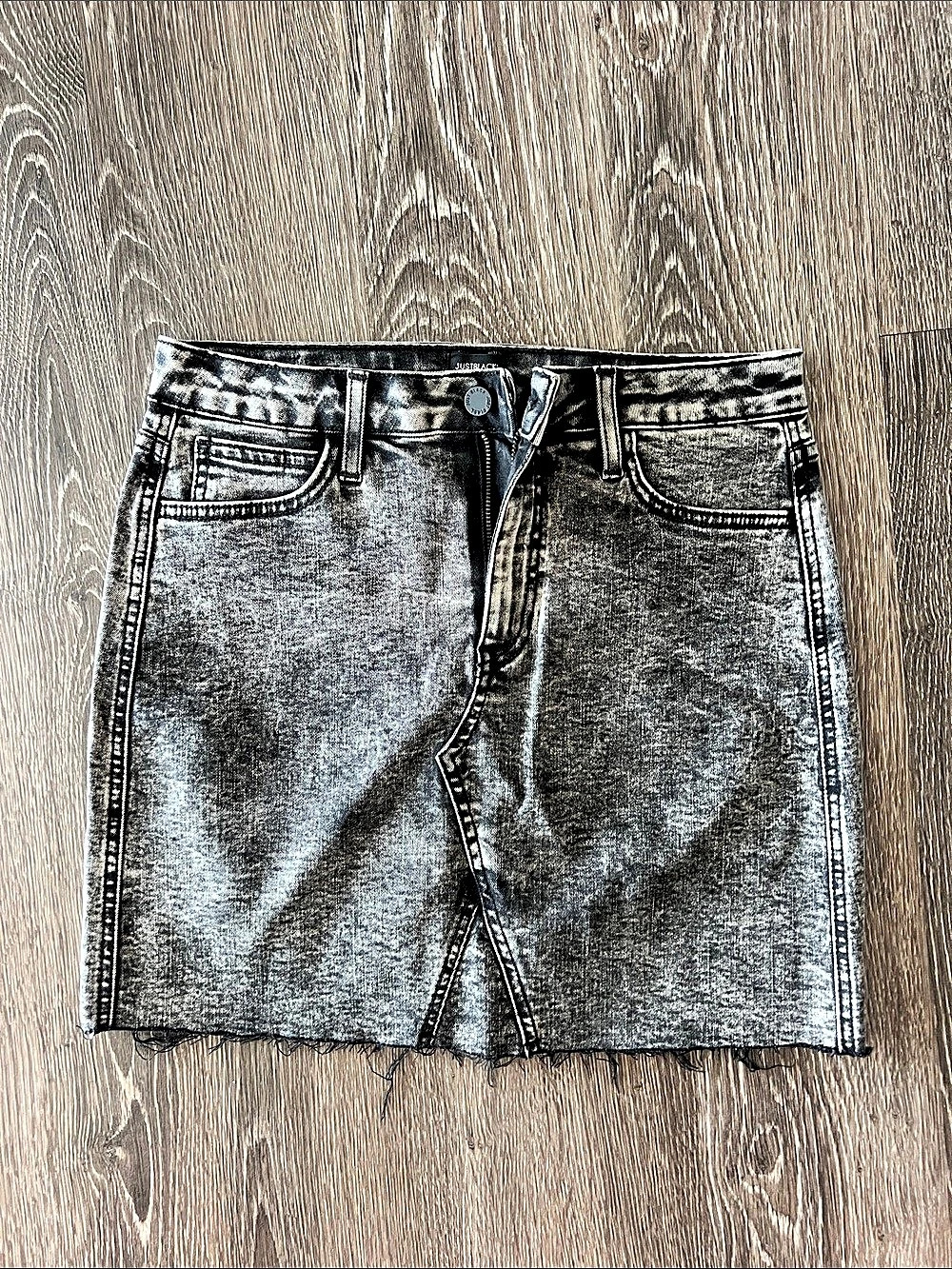Just Black Women'Small Raw Hem Jean Shorts in Gray Size Small
